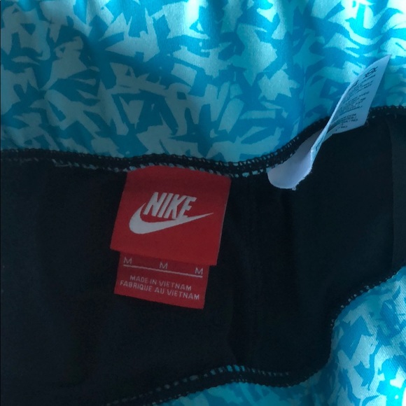 Nike youth Capri leggings - Picture 2 of 2
